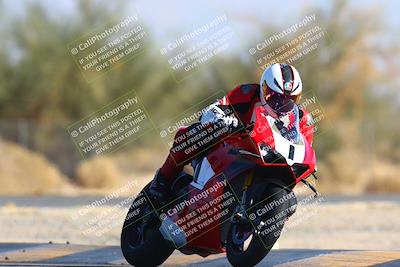 media/Jan-14-2024-SoCal Trackdays (Sun) [[2e55ec21a6]]/Turn 2 (1025am)/